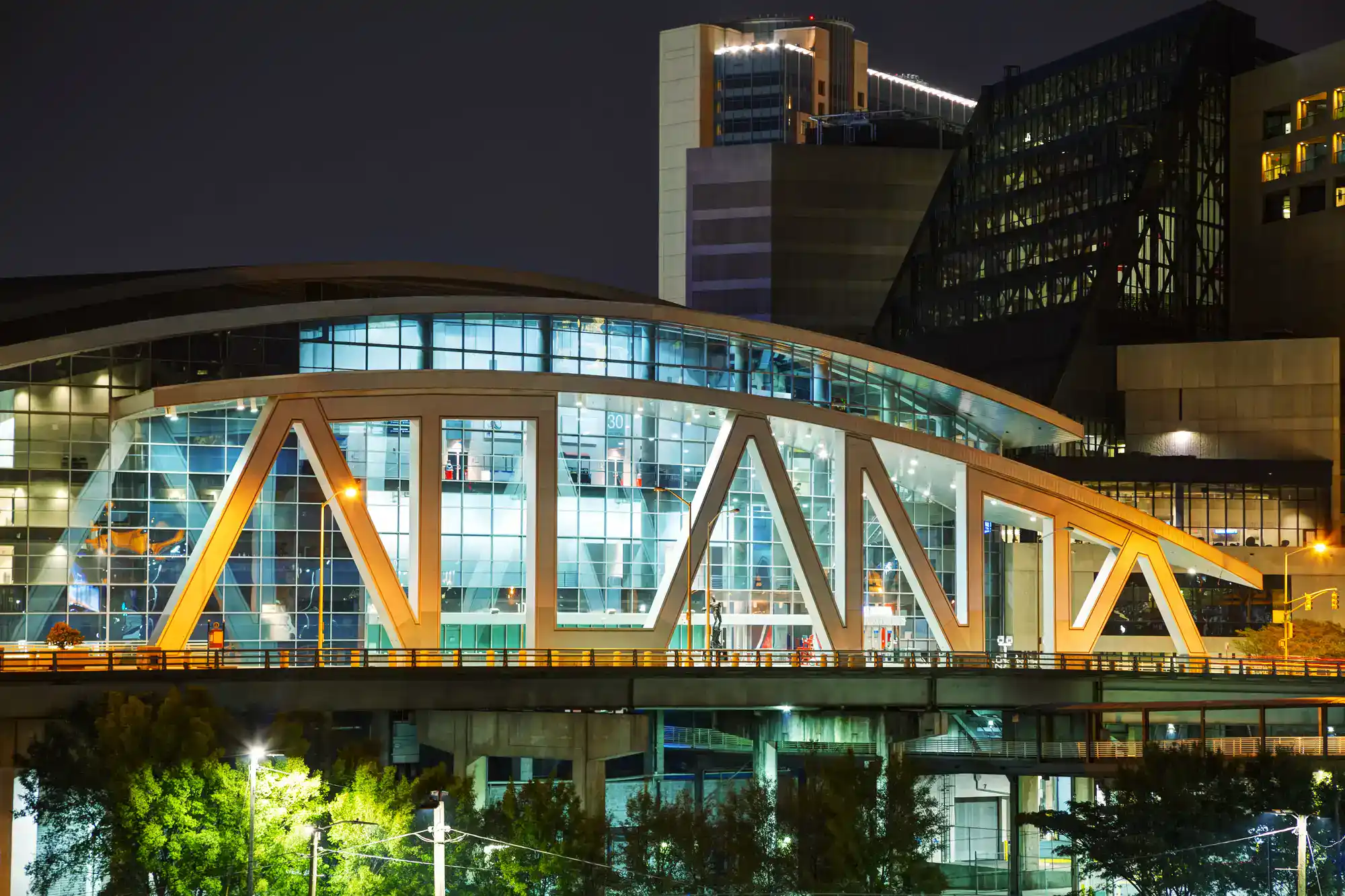 Skymor Panola city buildings at night